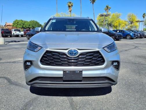 2024 Toyota Highlander Hybrid XLE