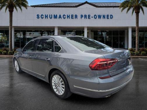 Platinum Gray Metallic 2017 Volkswagen Passat 1.8T SE
