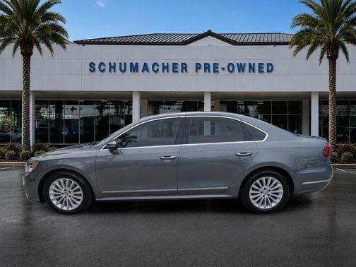 Platinum Gray Metallic 2017 Volkswagen Passat 1.8T SE