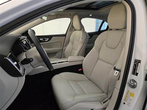 2024 Volvo S60 B5 Core Dark Theme