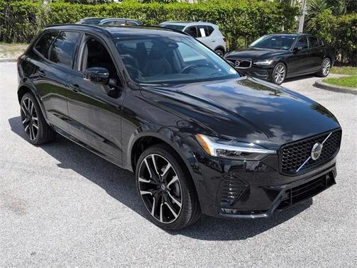 2024 Volvo XC60 B5 Ultimate Dark Theme