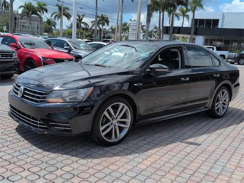 2018 Volkswagen Passat 2.0T R-Line