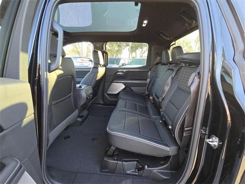 2025 GMC Sierra EV Denali