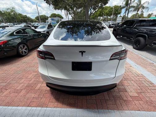 White 2023 Tesla Model Y Performance