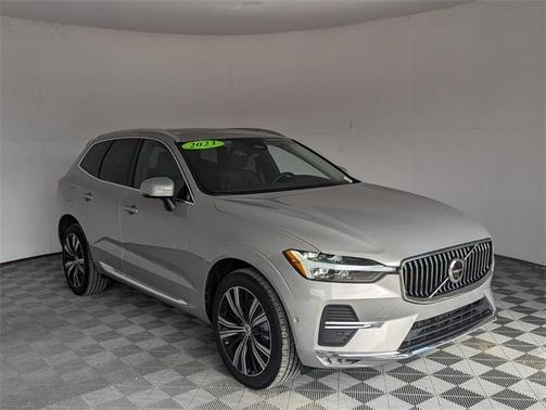 2023 Volvo XC60 B5 Plus Bright Theme
