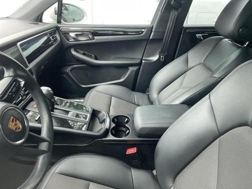 2022 Porsche Macan S