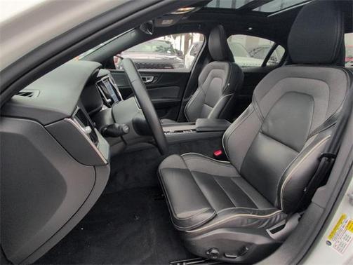 2024 Volvo S60 B5 Plus Black Edition