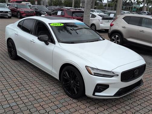 2024 Volvo S60 B5 Plus Black Edition