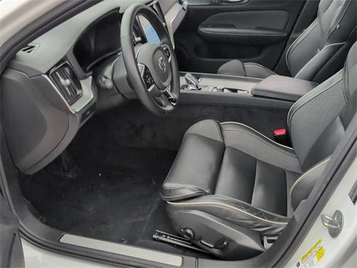 2024 Volvo S60 B5 Plus Black Edition