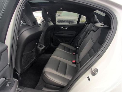 2024 Volvo S60 B5 Plus Black Edition