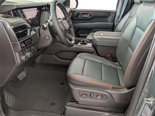 2025 GMC Yukon XL AT4