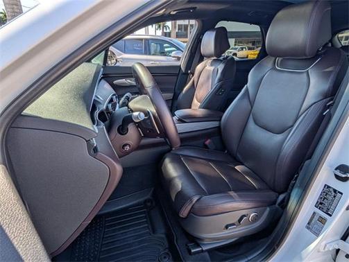 2022 Genesis GV70 2.5T