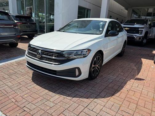 Pure White 2023 Volkswagen Jetta 1.5T Sport