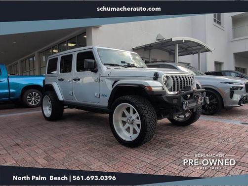 Silver Zynith Clearcoat 2024 Jeep Wrangler Sahara