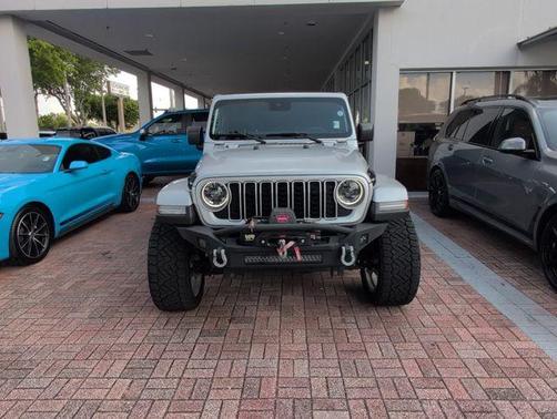 Silver Zynith Clearcoat 2024 Jeep Wrangler Sahara