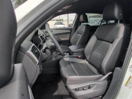 2022 Volkswagen Atlas Cross Sport 2.0T SE w/Technology