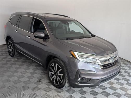 2022 Honda Pilot Touring 8-Passenger