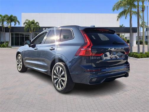 2023 Volvo XC60 B5 Plus Dark Theme