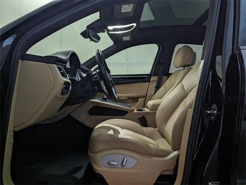 2017 Porsche Macan Base