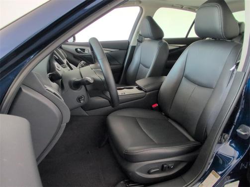 2022 INFINITI Q50 LUXE