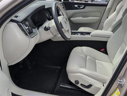 2025 Volvo XC60 Plug-In Hybrid T8 Core