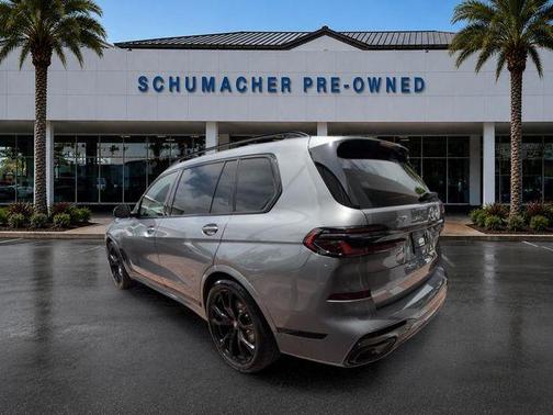 Gray Metallic 2026 BMW X7 xDrive40i