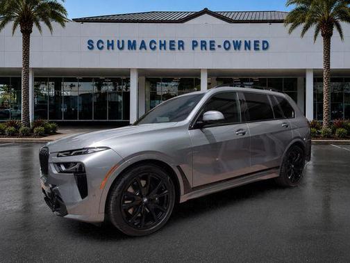 Gray Metallic 2026 BMW X7 xDrive40i