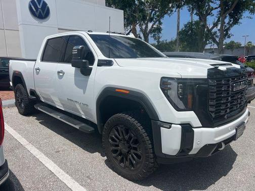 Summit White 2024 GMC Sierra 2500 Denali