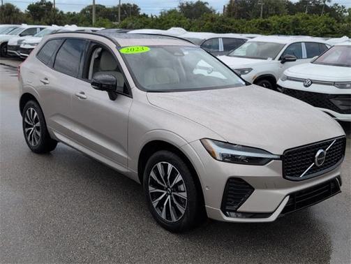 2023 Volvo XC60 B5 Plus Dark Theme