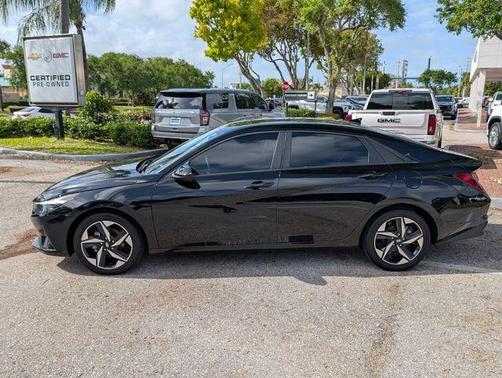 2023 Hyundai ELANTRA SEL