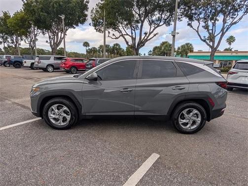 2024 Hyundai TUCSON SE
