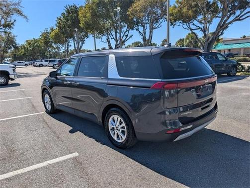 2023 Kia Carnival LX