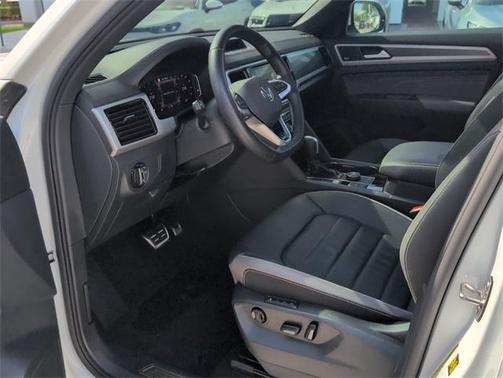 2023 Volkswagen Atlas Cross Sport 3.6L V6 SEL Premium R-Line