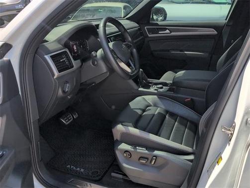 2023 Volkswagen Atlas Cross Sport 3.6L V6 SEL Premium R-Line