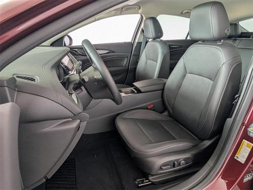 2019 Buick Regal Sportback Essence