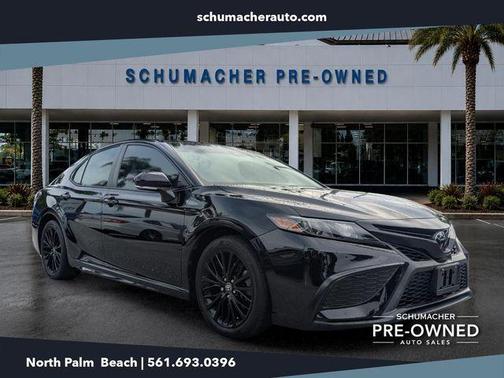 Midnight Black Metallic 2022 Toyota Camry SE Nightshade