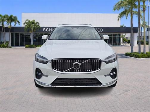 2023 Volvo XC60 B5 Plus Bright Theme