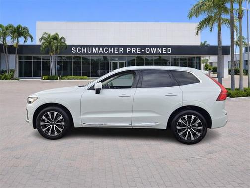 2023 Volvo XC60 B5 Plus Bright Theme