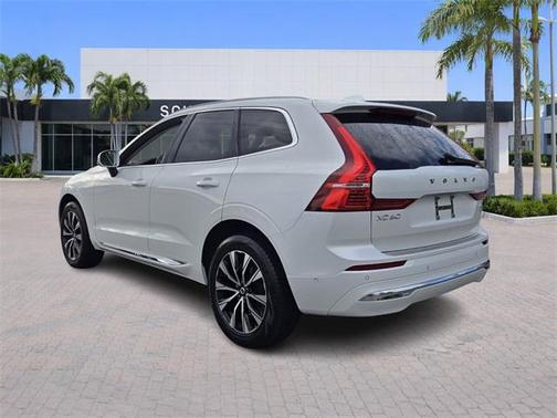 2023 Volvo XC60 B5 Plus Bright Theme