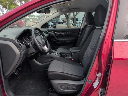 2021 Nissan Rogue Sport SV