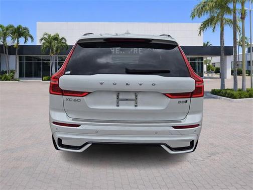 2024 Volvo XC60 B5 Core