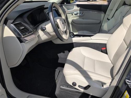 2023 Volvo XC90 B6 Core