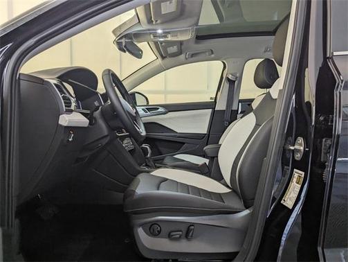 2025 Volkswagen Taos 1.5T SEL