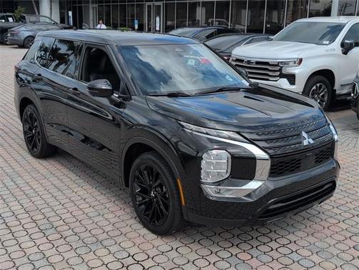 2024 Mitsubishi Outlander SE
