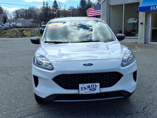 OXFORD WHITE 2022 Ford Escape SE