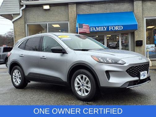 ICONIC SILVER 2022 Ford Escape SE