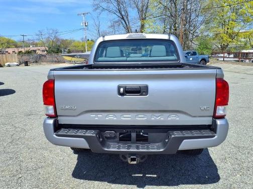 2017 Toyota Tacoma SR