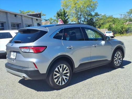 2022 Ford Escape TITANIUM