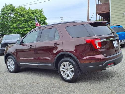 BURGUNDY VELVET MET TINT CC 2019 Ford Explorer XLT
