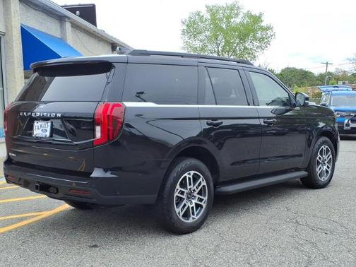 AGATE BLACK METALLIC 2025 Ford Expedition ACTIVE